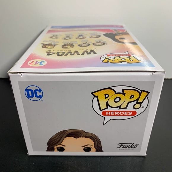 Wonder Woman #347 WW84 Tiara Boomerang Funko Pop ECCC 2021 Shared Exclusive - Picture 5 of 5
